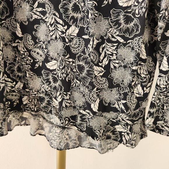 J. Jill Long Sleeve Pullover Blouse Womens Size Medium Black White Floral - Picture 5 of 6